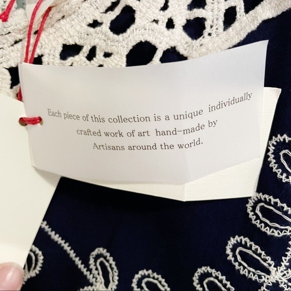 NWT Solitaire Top Women's Size XL Crochet-Trimmed Embroidered Navy Boho Poncho - Picture 11 of 14